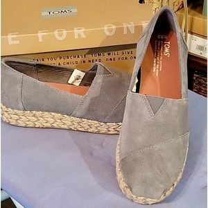 NWT Tom's platform Alpargata Gray